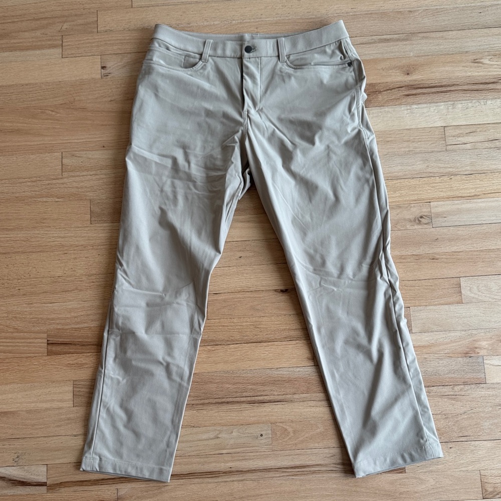 Lululemon Men's Tan khaki color Pants